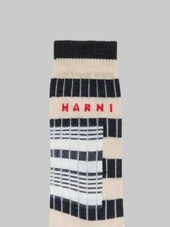 Socks><noscript><img width=