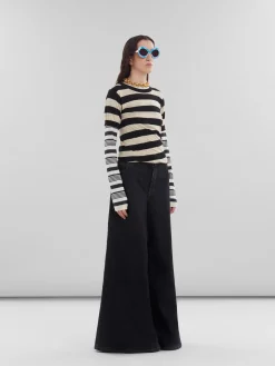 Knitwear><noscript><img width=
