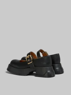 Heels | Sneakers><noscript><img width=