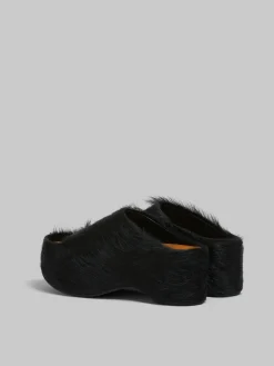 Slides & Sandals><noscript><img width=