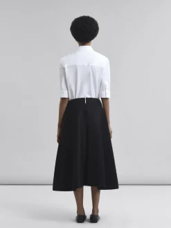 Skirts><noscript><img width=