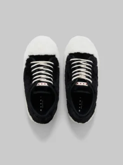 Sneakers><noscript><img width=