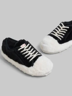 Sneakers><noscript><img width=