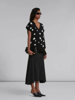 Skirts><noscript><img width=