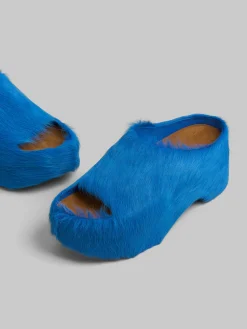 Slides & Sandals><noscript><img width=