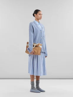 Skirts><noscript><img width=