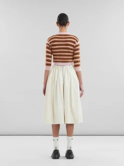 Skirts><noscript><img width=