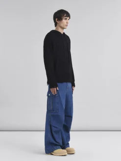 Pants><noscript><img width=