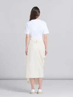 Skirts><noscript><img width=
