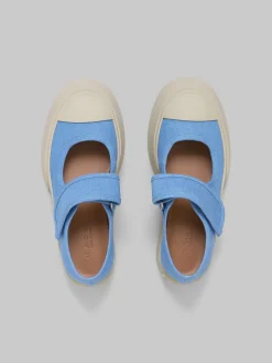 Sneakers | Pablo><noscript><img width=