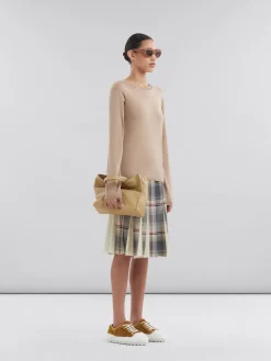 Knitwear><noscript><img width=