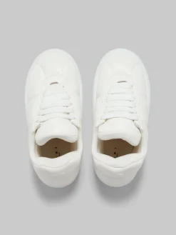 Sneakers><noscript><img width=