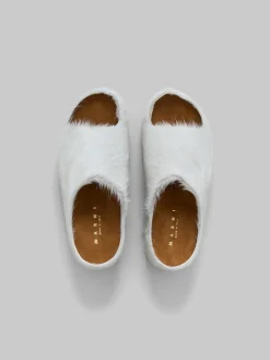 Slides & Sandals><noscript><img width=
