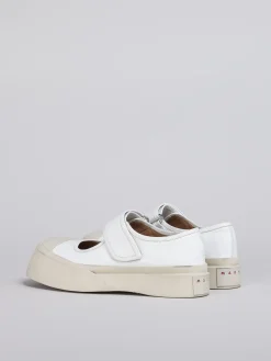 Sneakers | Pablo><noscript><img width=