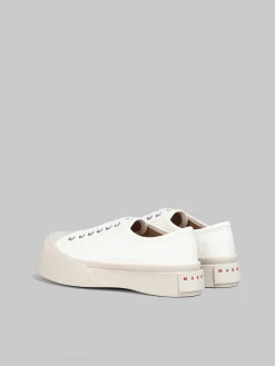 Sneakers | Pablo><noscript><img width=